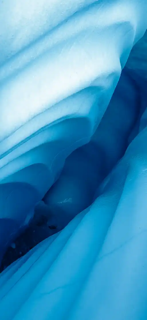 Glacier Blue fiberglass pool color